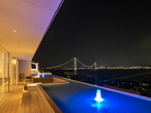 An infinity pool
