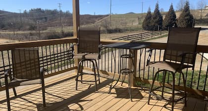 Horse Friendly Barn Apartment with central location to hiking biking brewery’s