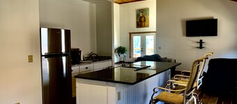 Horse Friendly Barn Apartment with central location to hiking biking brewery’s
