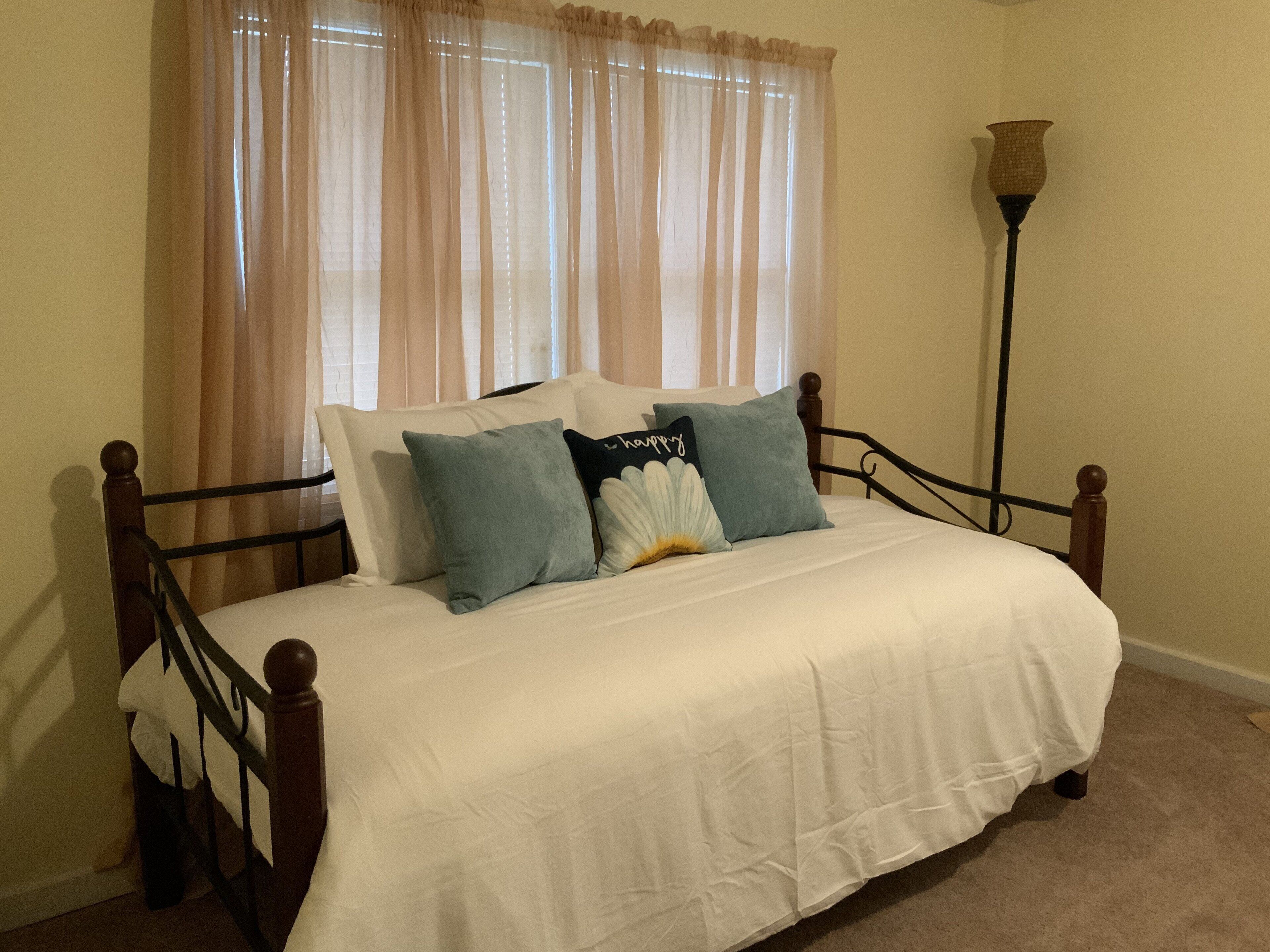 Cozy/ Scenic 3-bedroom home away from home