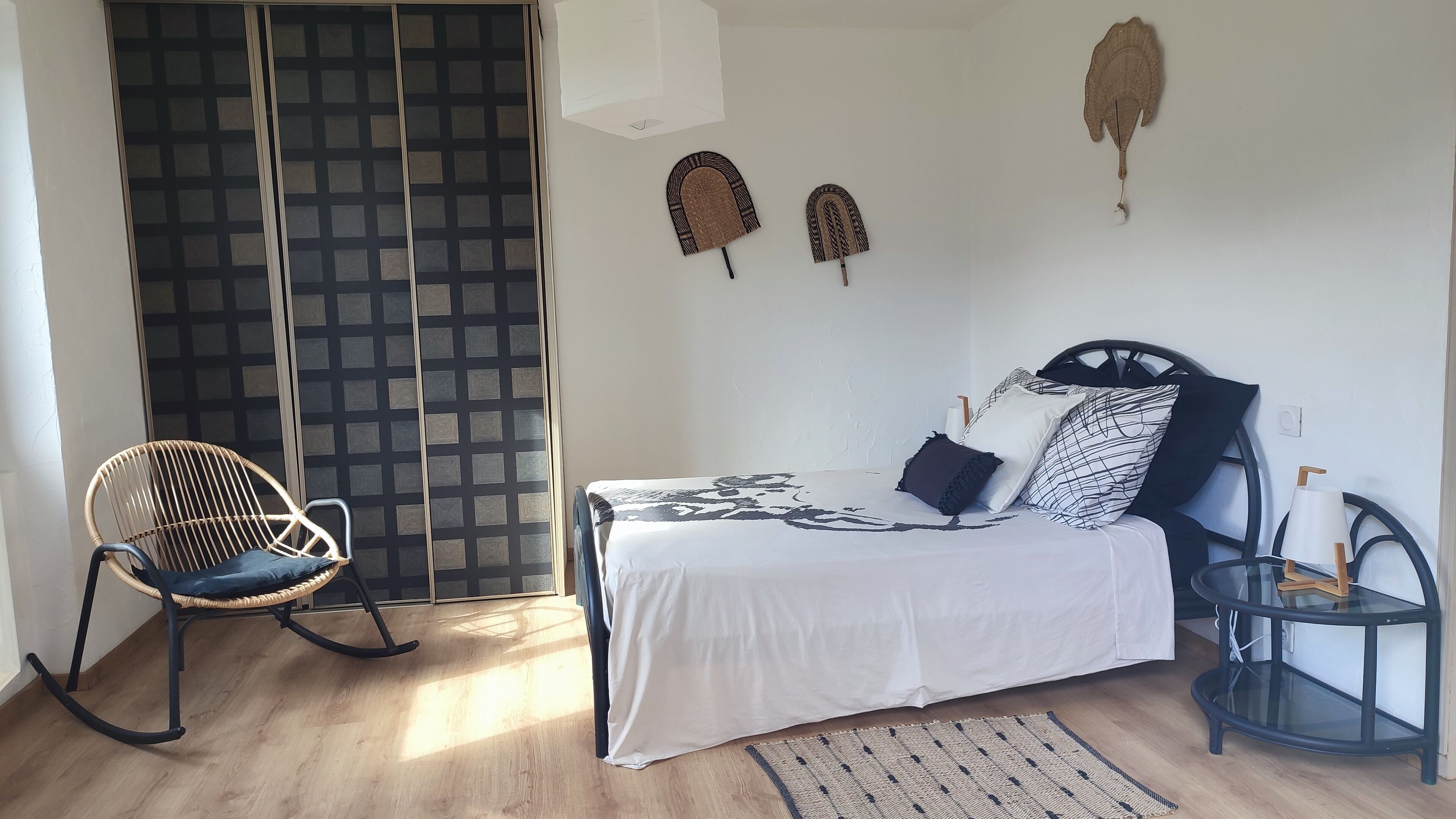 South-facing house with garden and fireplace