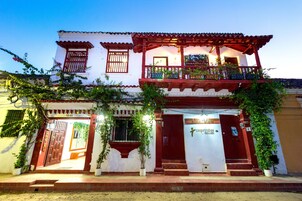 Fachada de la propiedad