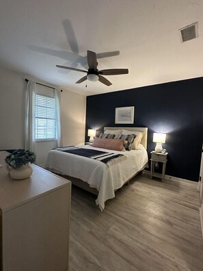 3 bedrooms, desk, free WiFi, bed sheets