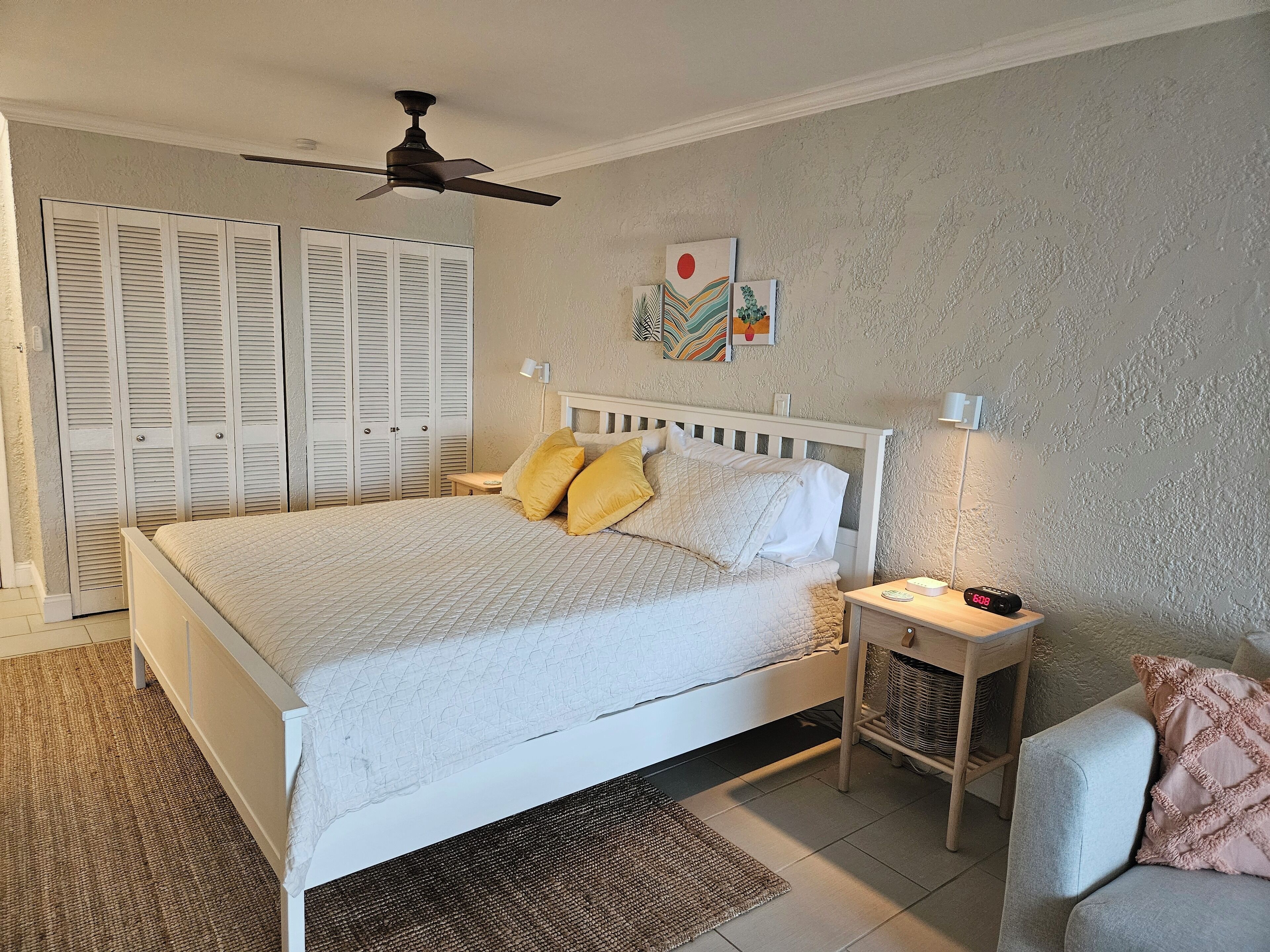 In-room safe, WiFi (free)