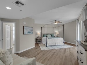 4 bedrooms, desk, iron/ironing board, free WiFi - Luxury Condo | Beach Front | Spectacular Views | Designer Decor (Destin)