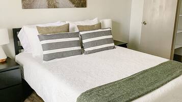 4 bedrooms, desk, iron/ironing board, free WiFi