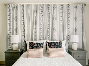 4 habitaciones, escritorio, tabla de planchar con plancha y wifi gratis 