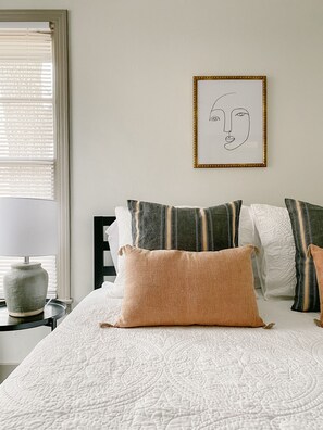 4 chambres, bureau, fer et planche à repasser, accès au Wi-Fi (inclus)