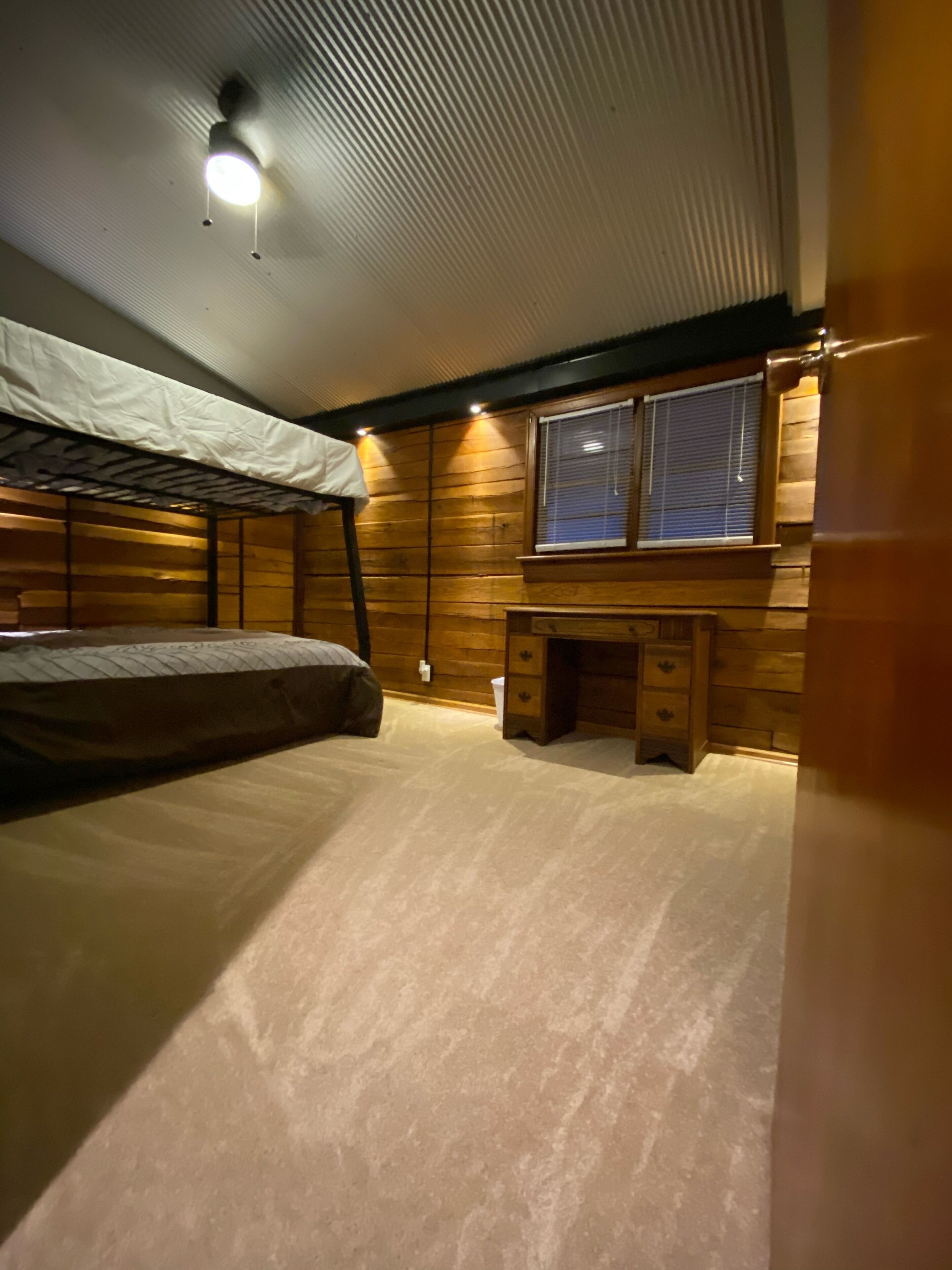 Private remote get away on private clean clear deep lake sitting on 17 acres 