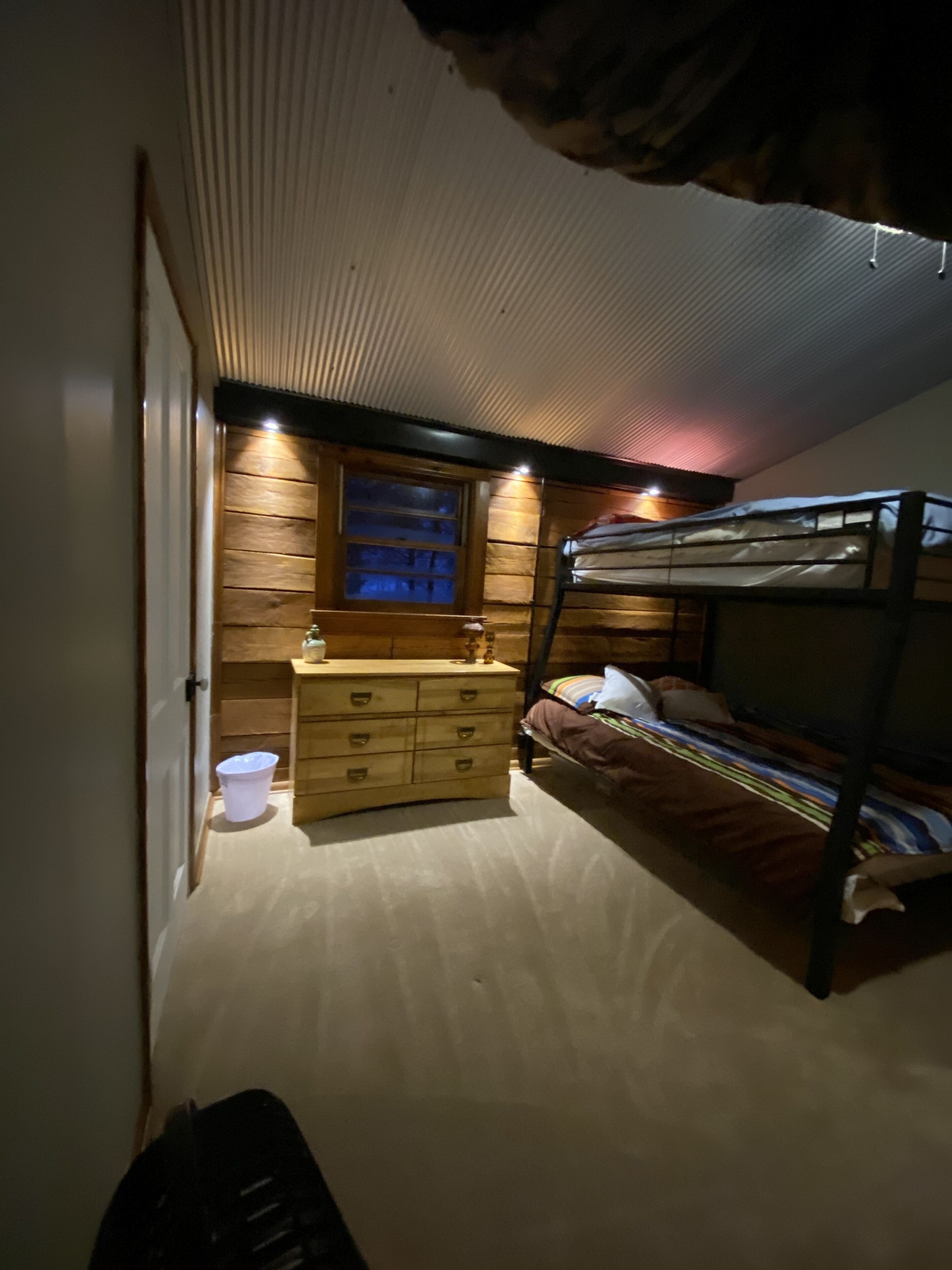 Private remote get away on private clean clear deep lake sitting on 17 acres 