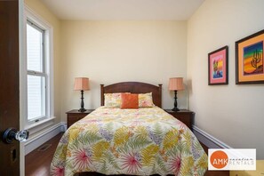 5 chambres, bureau, Wi-Fi, literie fournie