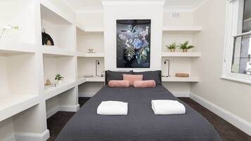 5 makuuhuonetta, silitysrauta/-lauta, vauvan matkasänky, Wi-Fi