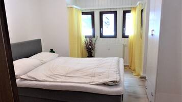 1 bedroom, free WiFi, bed sheets