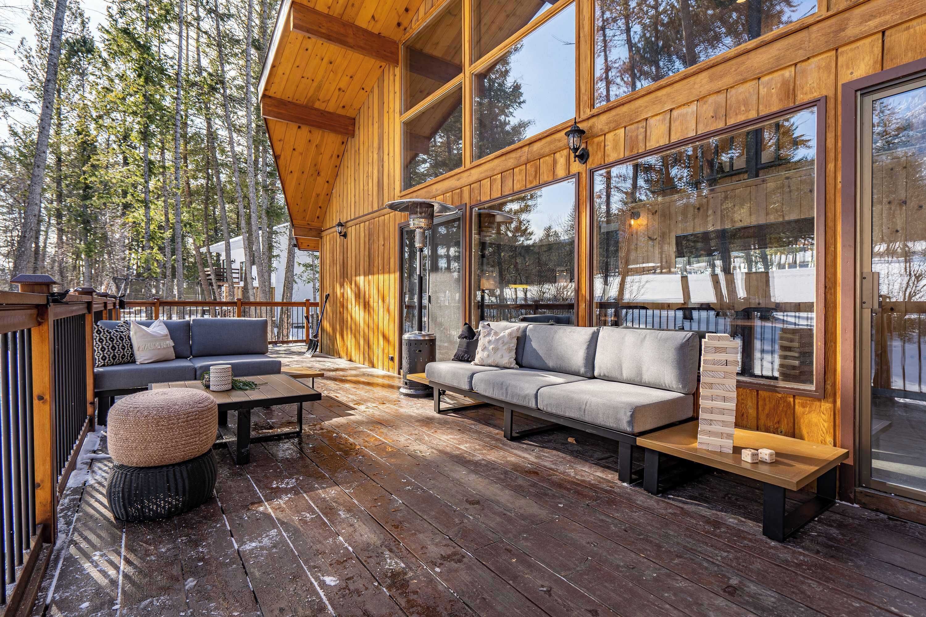 电视、壁炉、书、办公室