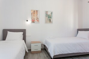 2 bedrooms, travel cot, free WiFi, bed sheets