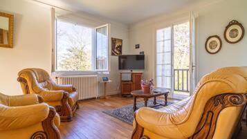 Télévision, chaîne hi-fi