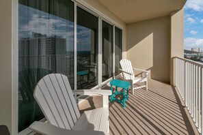 Property grounds - AD 1106 - Beautiful, updated, beach condo overlooking the gulf and pool! (Miramar Beach)
