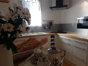 Fridge, microwave, oven, dishwasher - Dame Tartine - Piscine privée (Pernes-les-Fontaines)