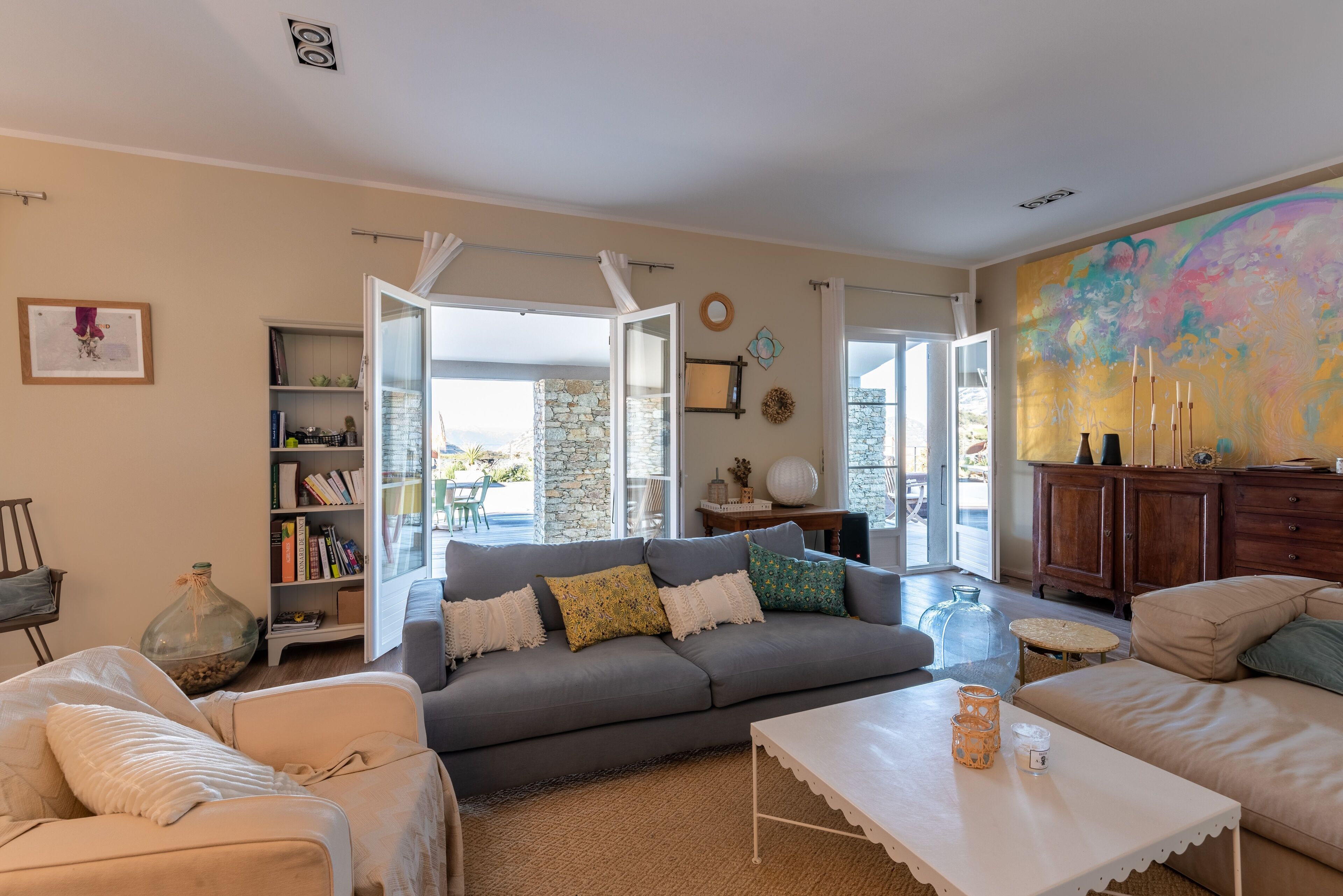 Télévision, cheminée