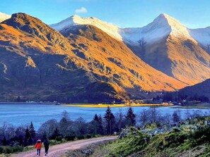 Unclassified image, 3 of 28, button - Ratagan Lodge is one of a kind and the rarest of finds. (Ratagan, Glenshiel)