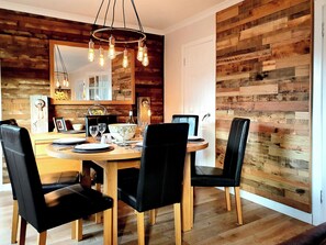 Dining - Ratagan Lodge is one of a kind and the rarest of finds. (Ratagan, Glenshiel)