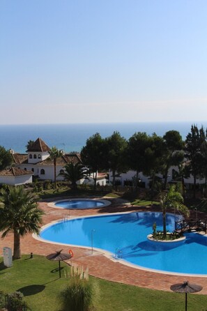 Pool - Duquesa Suites 2099 Sunrise (Manilva)