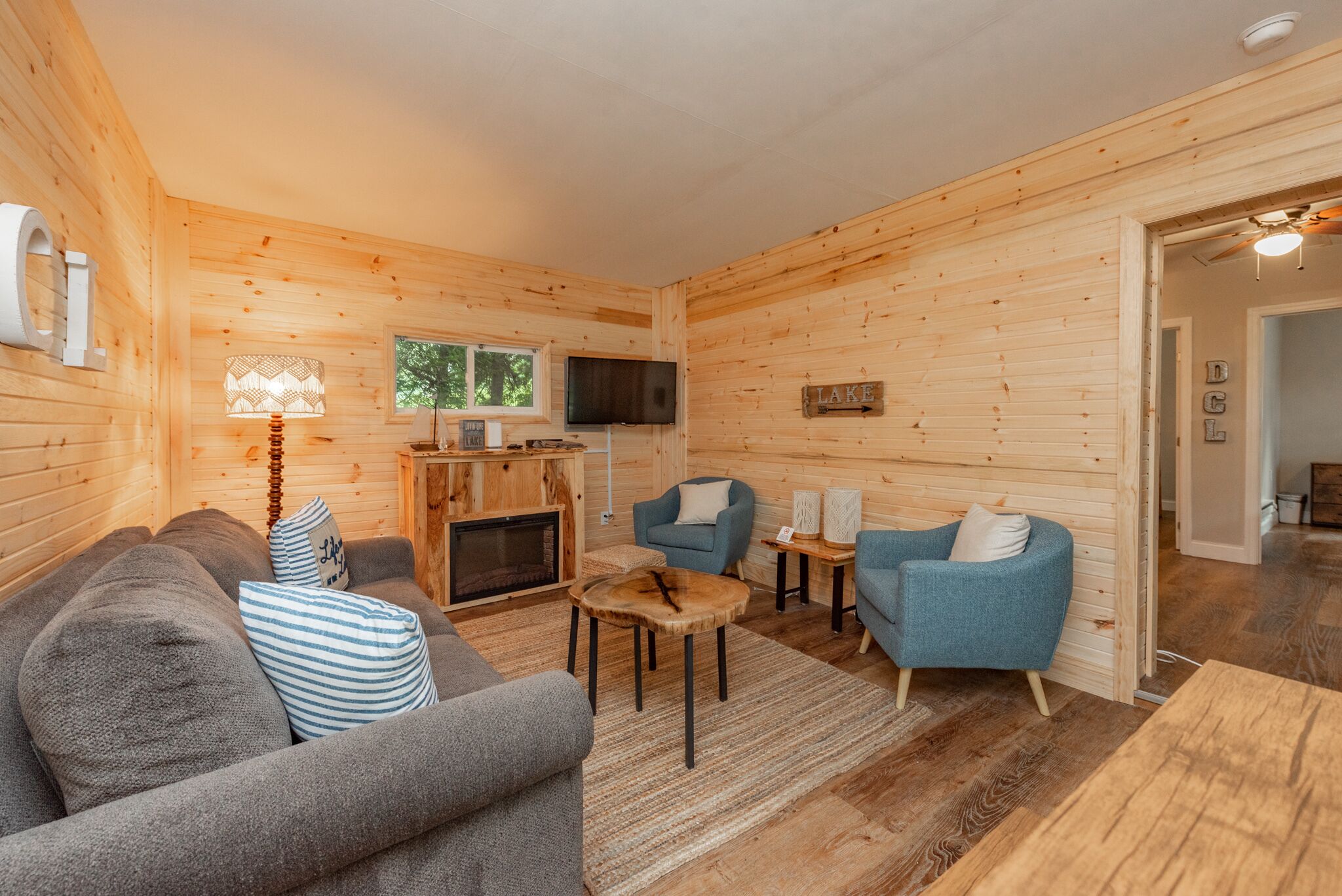 New! S'more Time: Lakefront, Dock Slip, Hot Tub, Fire Pit!