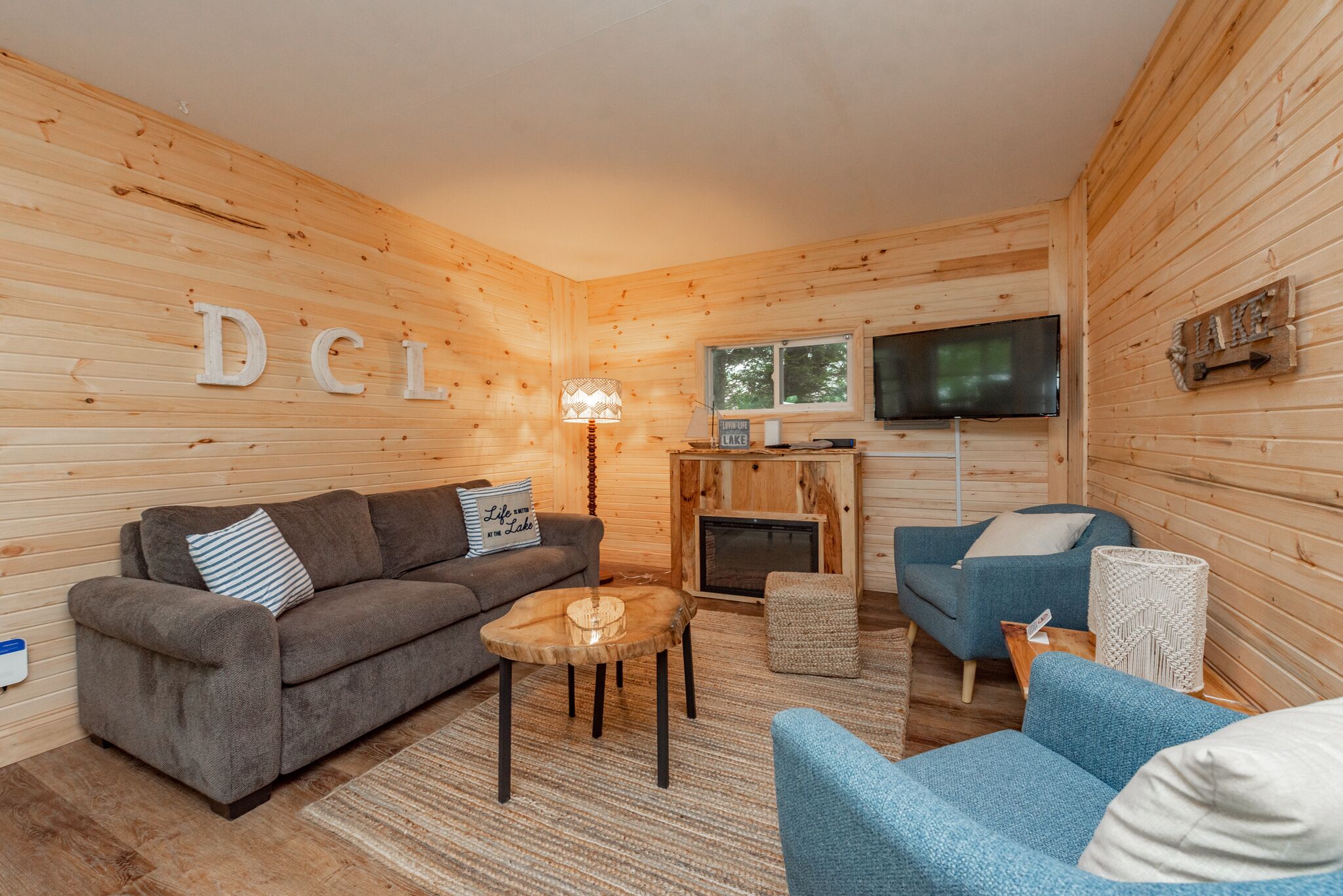 New! S'more Time: Lakefront, Dock Slip, Hot Tub, Fire Pit!