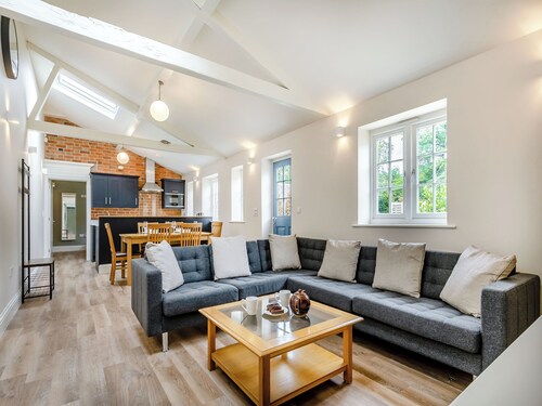 3 bedroom accommodation in Hatherop, near Cirencester