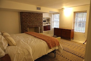 2 chambres, fer et planche à repasser, Wi-Fi, draps fournis