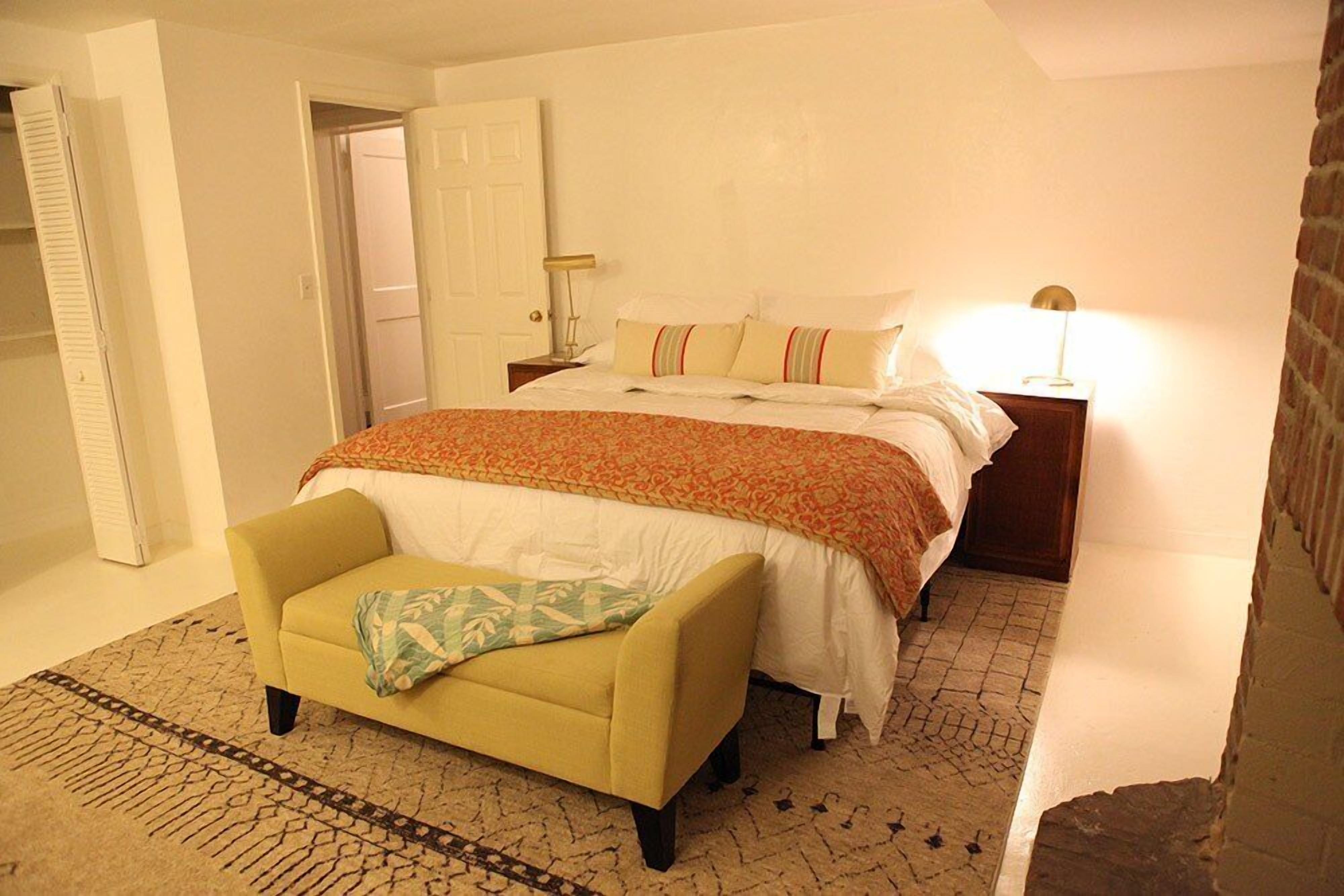 2 chambres, fer et planche à repasser, Wi-Fi, draps fournis