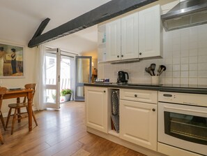 Cottage | Private kitchen - The Old Mill (Keswick)