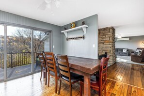 Interior - Swiss Valley Getaway - Dubuque / Tri-State Area (Dubuque)