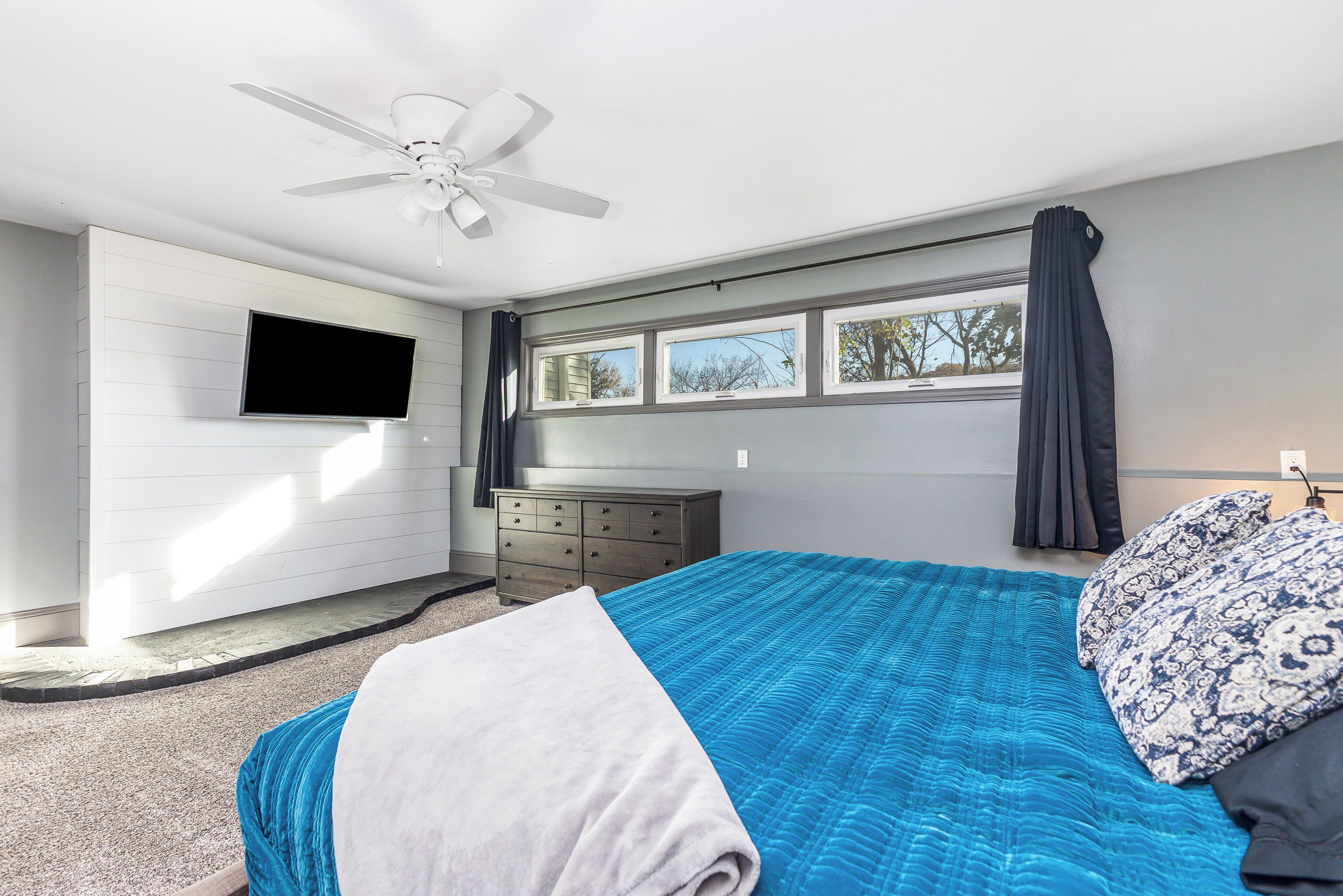 5 bedrooms, iron/ironing board, travel crib, free WiFi