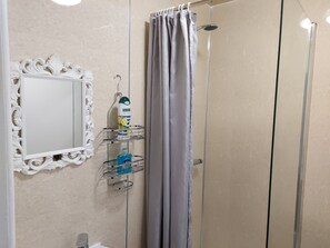 Studio, 2 Twin Beds | Bathroom | Shower, towels, shampoo - 2-beds Studio Located in Parkgate Rotherham (Rotherham)