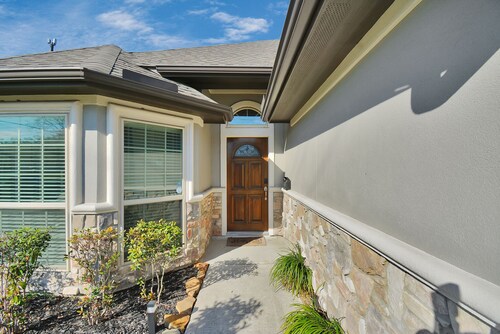 Holiday House! Close to Everything: mins from to Downtown, NRG, Medical Center!