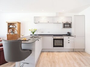 Lave-vaisselle, chaise haute