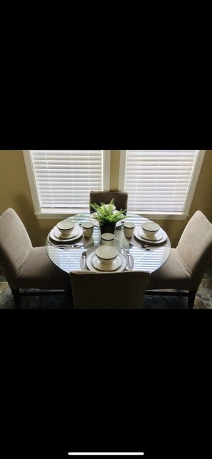 Dining - Comfy Easeful Two Bedroom Apartment. 30 Minutes to Boston (Brockton)