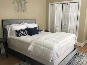 2 bedrooms, desk, iron/ironing board, free WiFi