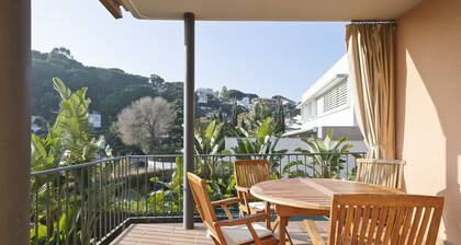 House on the beach with pool, for 9 people.