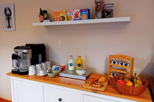 Free daily cooked-to-order breakfast