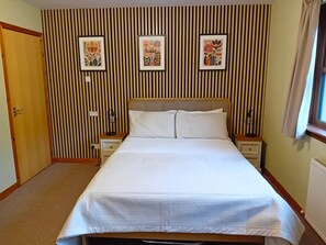 Deluxe Double Room | In-room safe, free WiFi, bed sheets - Deveron Lodge B&B (Turriff)