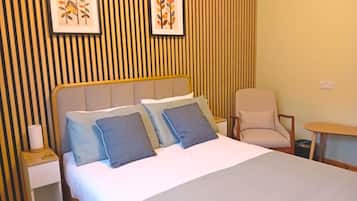 Chambre Standard double | Coffre-fort, accès au Wi-Fi (inclus), literie fournie