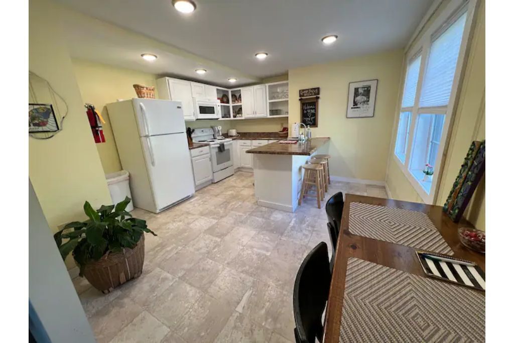 West Asheville Abode with lots of sleeping space