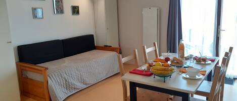 تناول الطعام