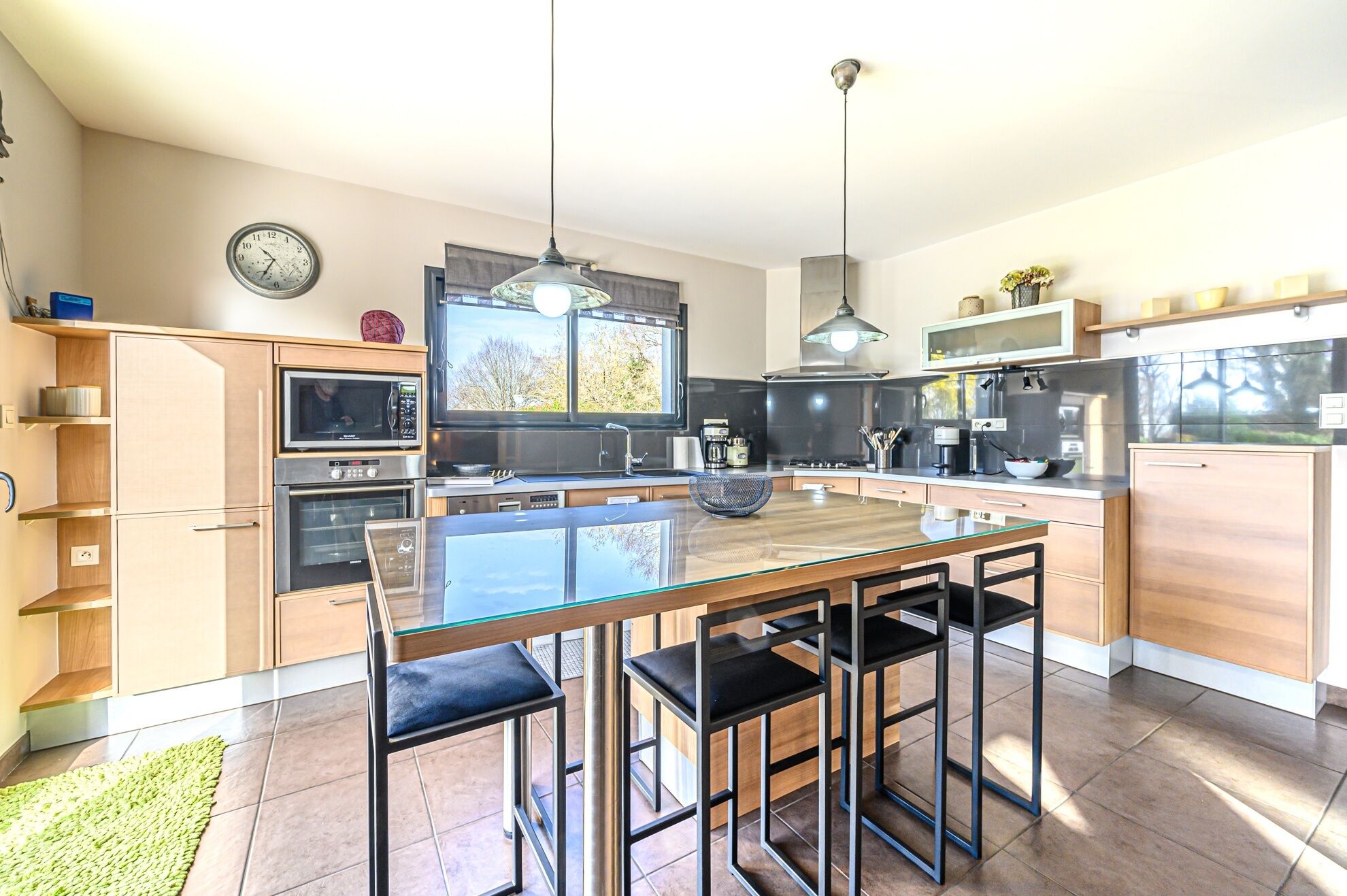 雪櫃、微波爐、焗爐、洗碗機