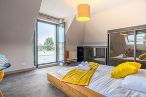 4 slaapkamers, een strijkplank/strijkijzer, gratis wifi, beddengoed