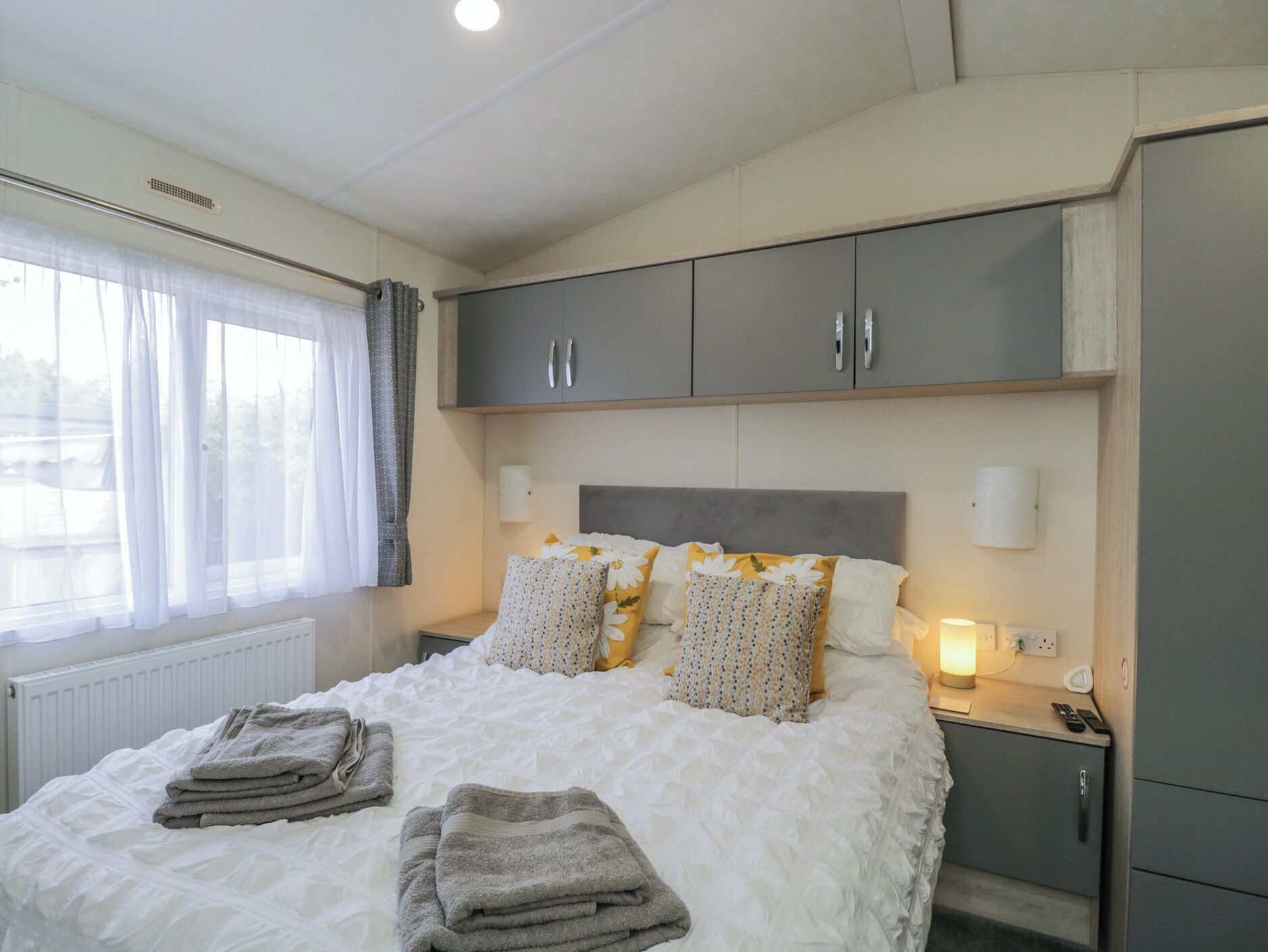 2 bedrooms, individually decorated, individually furnished, free WiFi