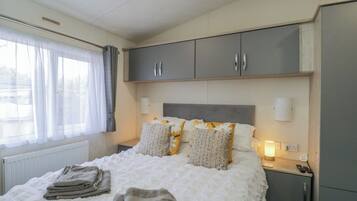 2 bedrooms, individually decorated, individually furnished, free WiFi