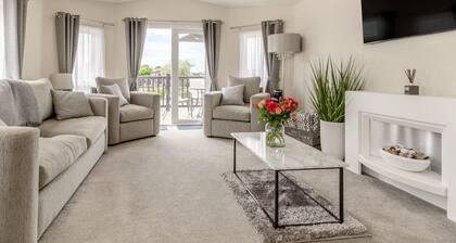 The Cotswold Holiday Lodge